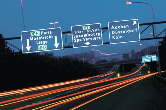 Christia-Charlier_Autobahnschilder-zentrale-Lage-1024Px (2)